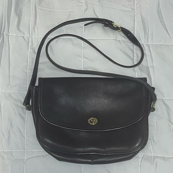 Coach Handbags - Vintage COACH #9790 City Bag Mahogany Brown Leather Crossbody Shoulder Purse